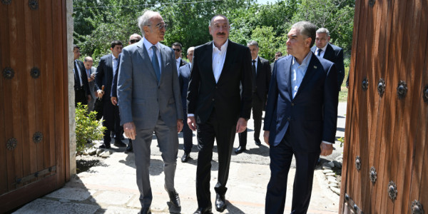 Prezident İlham Əliyev və Türkmənistan Xalq Məsləhətinin sədri Şuşada Bülbülün ev-muzeyində olublar