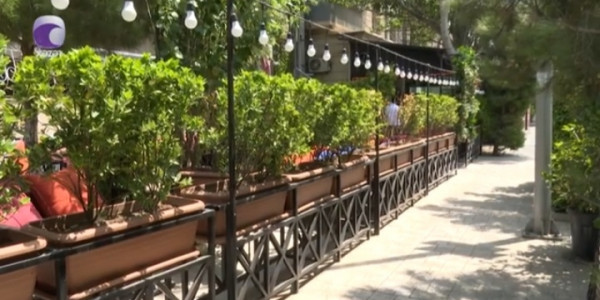 Yasamalda restoran piyadaların yolunu zəbt edib