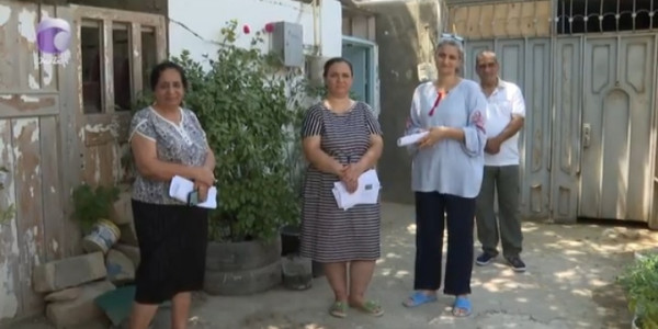 Sakinlər qəzalı vəziyyətə düşmüş evlərin yarısının sökülməməsindən narazıdırlar