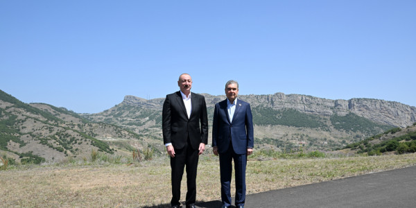 İlham Əliyev və Qurbanqulu Berdiməhəmmədov Şuşada
