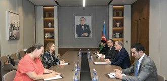 Ceyhun Bayramov Niderland səfiri ilə görüşüb