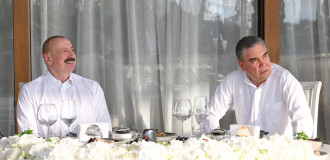 Prezident İlham Əliyev və Qurbanqulu Berdiməhəmmədov birgə nahar ediblər