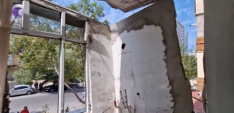 İstismar müddəti başa çatmış binada mənzilin eyvanı uçdu - Sumqayıtda