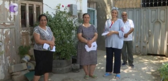 Sakinlər qəzalı vəziyyətə düşmüş evlərin yarısının sökülməməsindən narazıdırlar