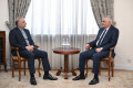 Paşinyanın müavini İran səfiri ilə kommunikasiyaların açılmasını müzakirə edib