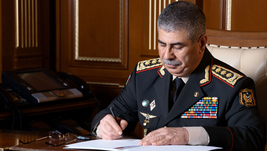 Azərbaycanın müdafiə naziri Türkiyə tərəfinə başsağlığı verib